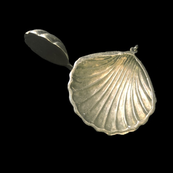 Vintage Set Oxidized Hollow + Puffy Shell Pendants - Picture 7 of 8